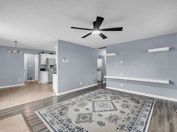 2nd image of 3 Luger Ct