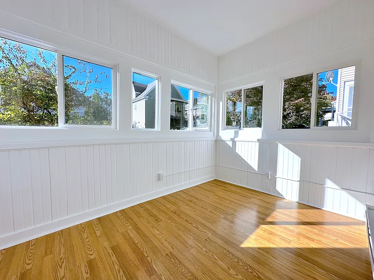 2nd bedroom / sunroom