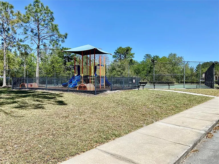 10264 Oak Crest Rd — Photo 32