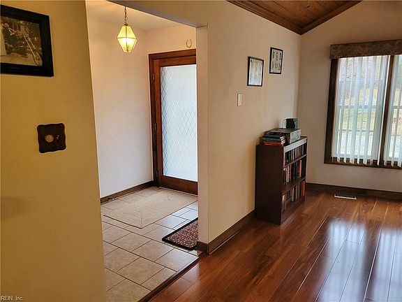 4th image of 9215 Epps Rd