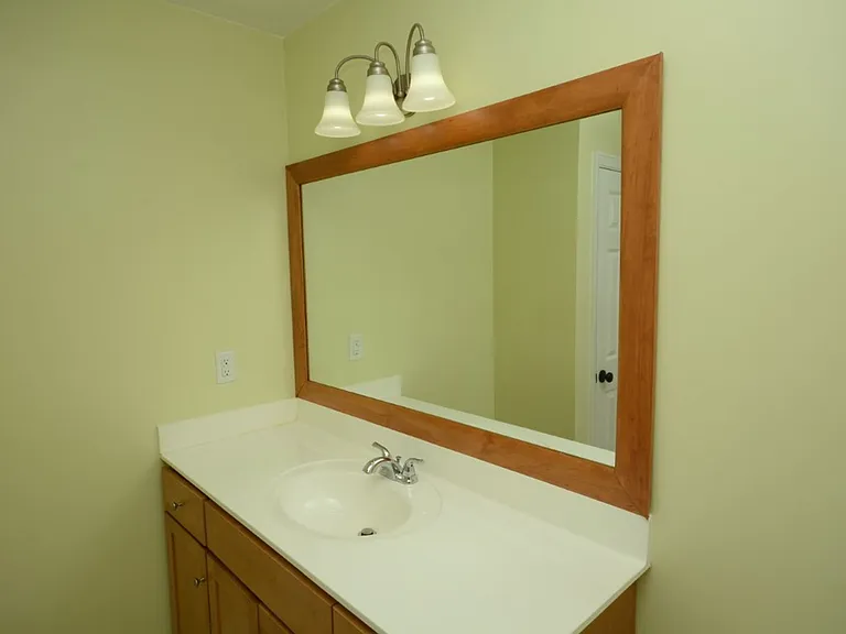 2216 E Berrie Cir — Photo 37