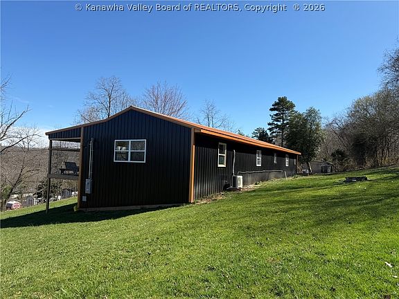5th image of 356 Cherry Ln