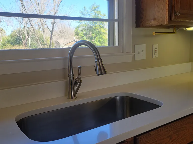 white quartz countertop