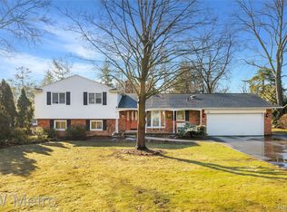 85 Stalwart Dr, Troy, MI 48098