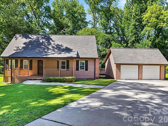 4th image of 4881 Hickory Nut Ct