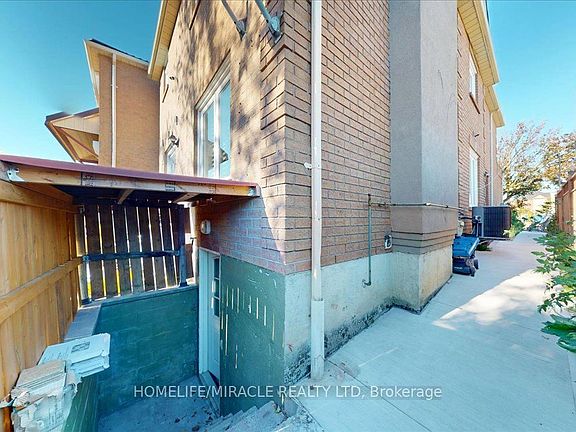 4th image of 5026 Moulin Rouge Cres