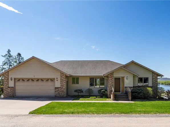 715 S Hill Street, Fountain City, WI 54629