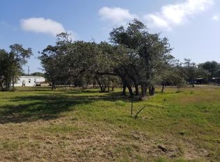 811 S Terry St, Rockport, TX 78382