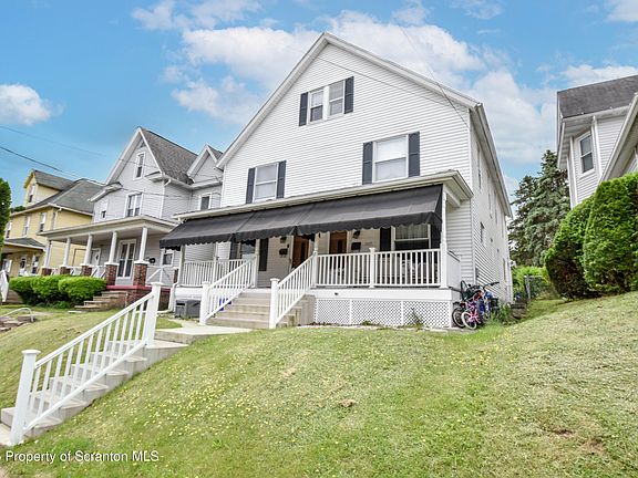 3rd image of 1163 W 1165 Elm St