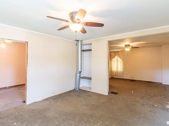 3rd image of 475 Fifer St
