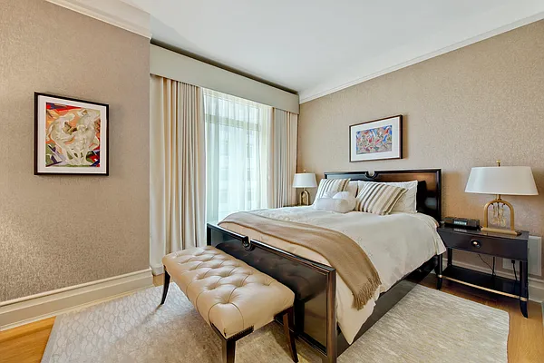 Sold by Mercedes Berk | media 8