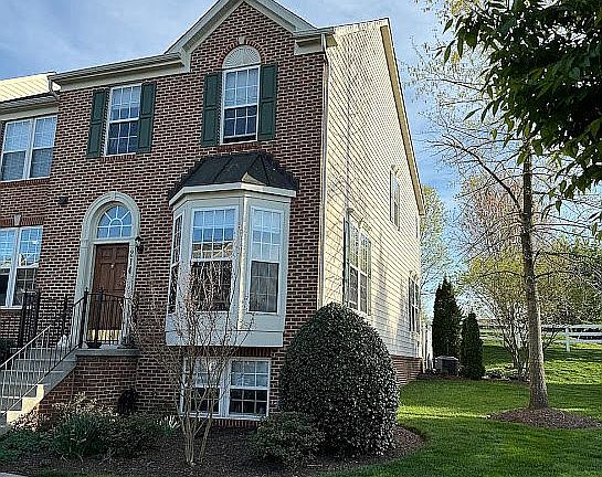 2nd image of 214 Stone Springs Ln