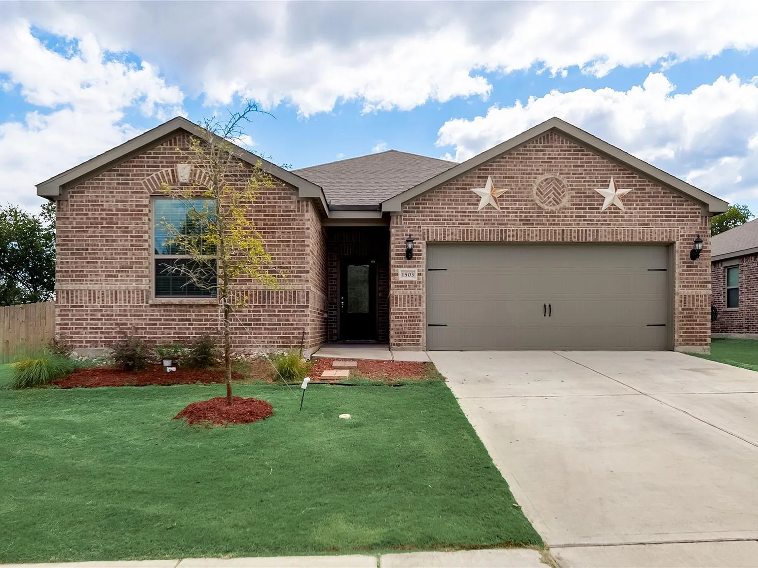 3 bed, 1656 sqft, $2,000 — Photo 2