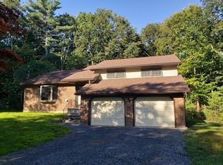 137 Pedersen Ridge Rd, Milford, PA 18337