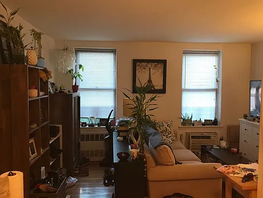 Rented by Makover Group Inc | media 22