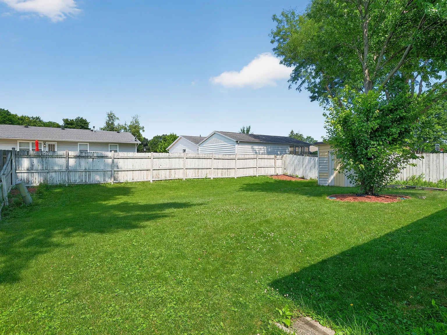 3 bed, 1850 sqft, $3,240 — Photo 4
