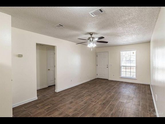 4th image of 9818 Vonna Jo Dr #A