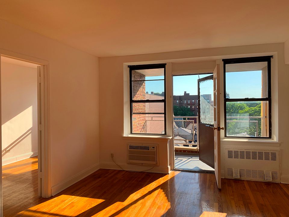 1st image of 1535 E 14th St APT 6H