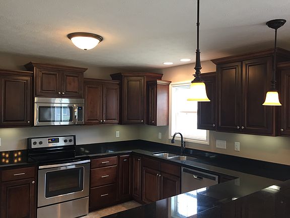3rd image of 1633 Breezy Creek Dr