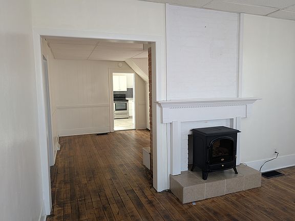 4th image of 523 Forest Rose Ave