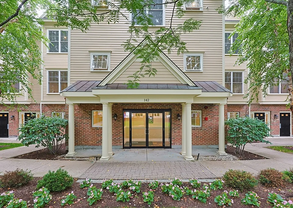 142 Bigelow St #304