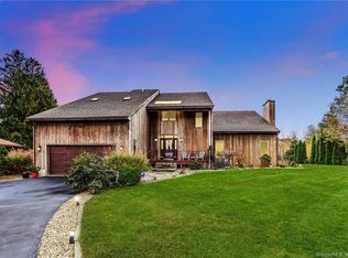 296 Boston Post Rd, East Lyme, CT 06333