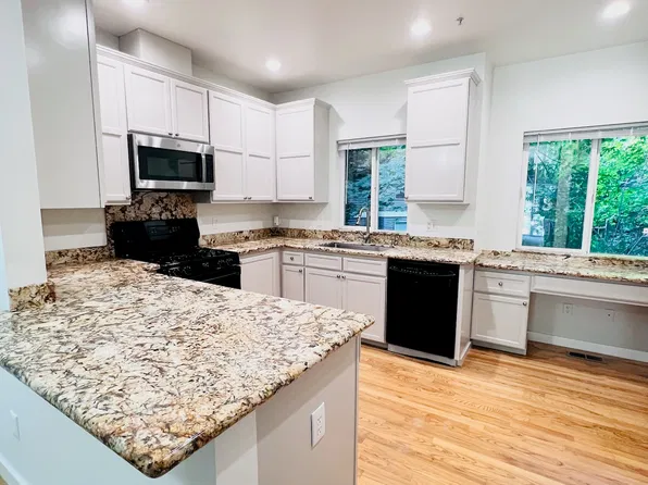 17910 NE 90th St, Redmond, WA 98052