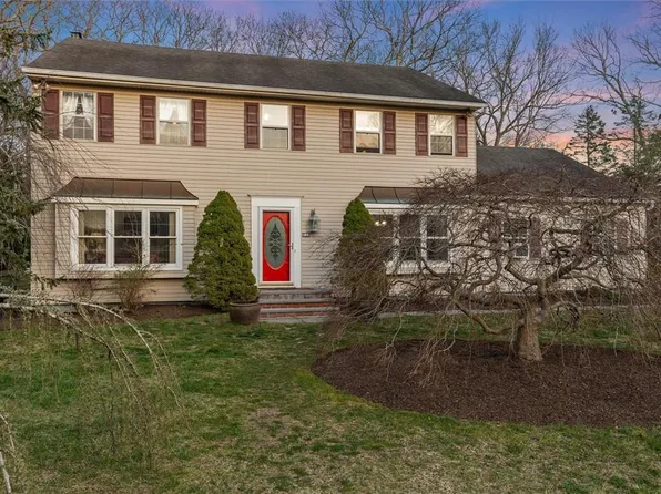 44 Forest Drive, Riverhead, NY 11901