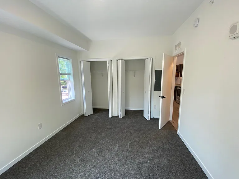 2212 W Stewart Ave #6 — Photo 11