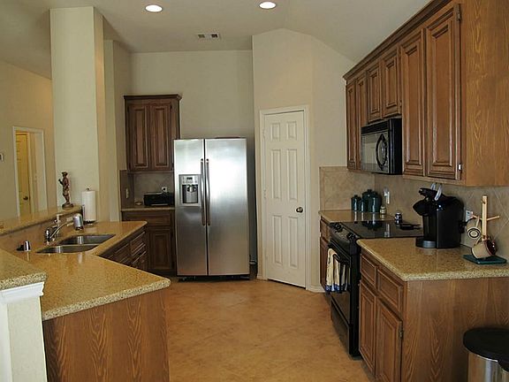 5th image of 28111 Everett Knolls Dr