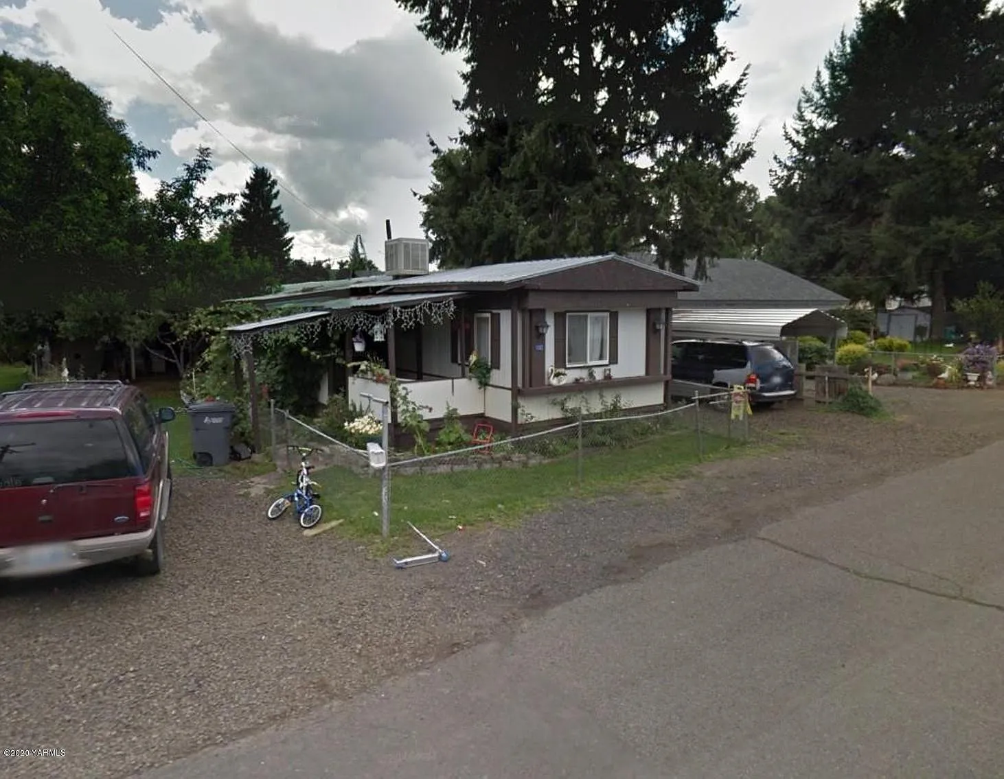 1103 Burns Ave photo 1