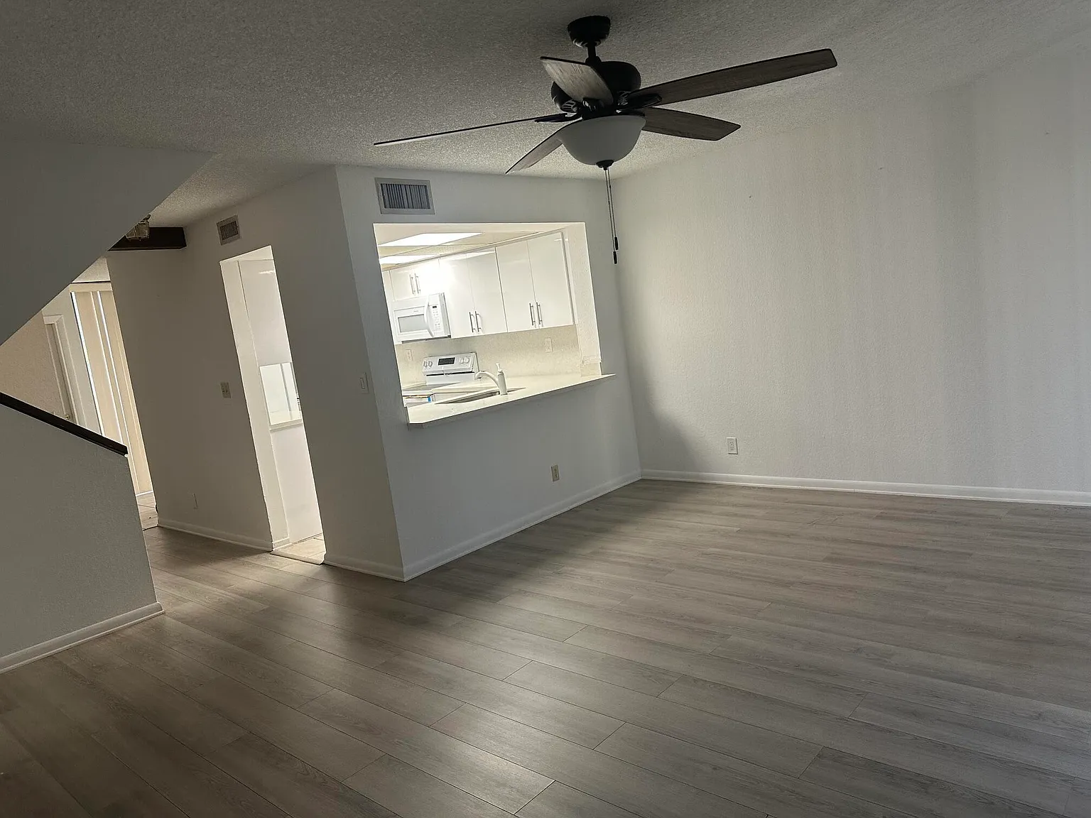 2 bed, 2.5 bath, 1230 sqft, $2,475 — Photo 2