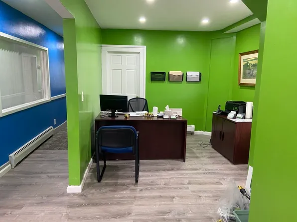 130 Rock St, Fall River, MA 02720