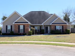 327 Lovorn Cir, Warner Robins, GA 31088