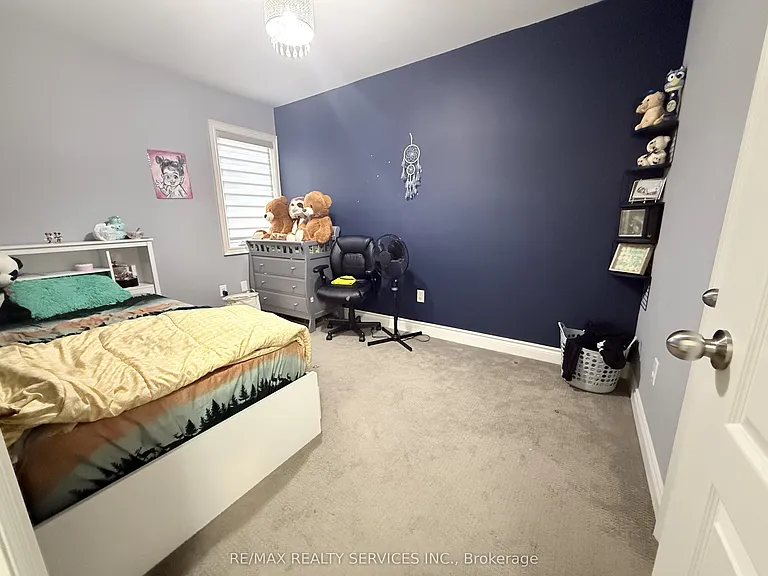 29 Lady Evelyn Cres — Photo 14