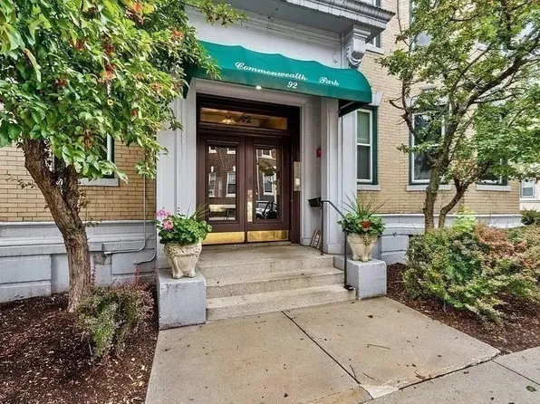 92 Gordon St APT 201, Brighton, MA 02135