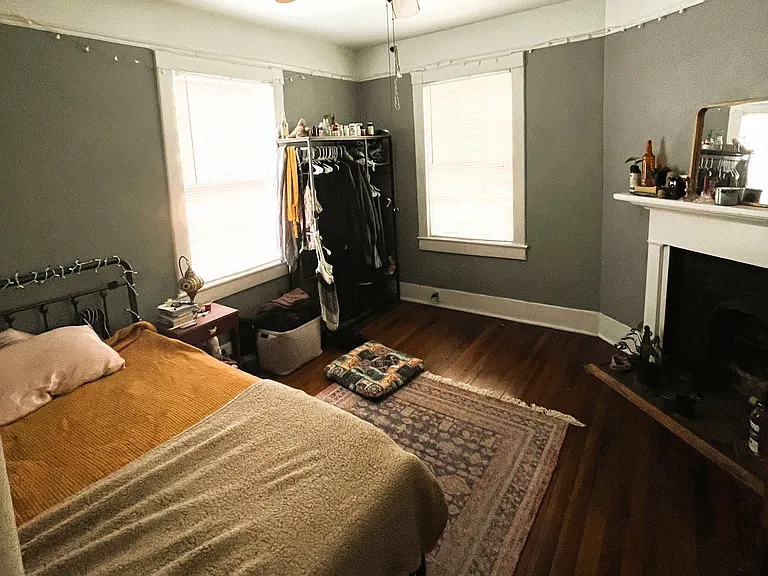 Occupied Front Bedroom (before blinds upgraded)