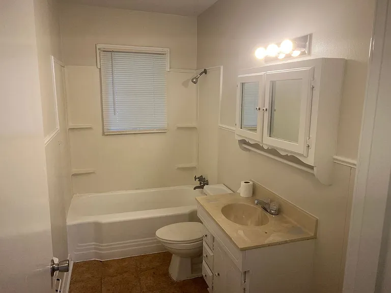 1305 Clifton St — Photo 13