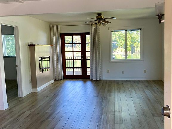 4th image of 2293 Garden Hwy