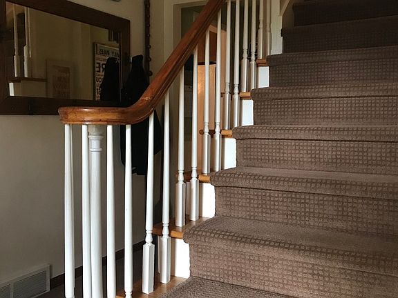 5th image of 1010 Meadowview Dr
