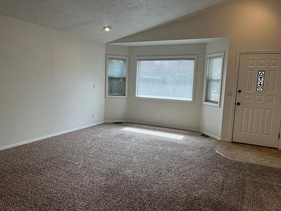 3rd image of 8438 W Willowdale Dr
