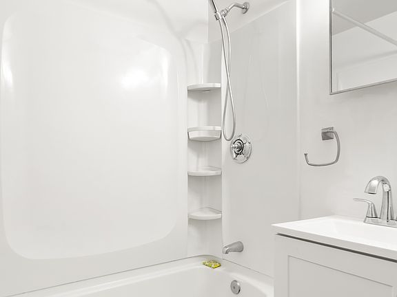 3rd image of 196 Illinois St Floor 2