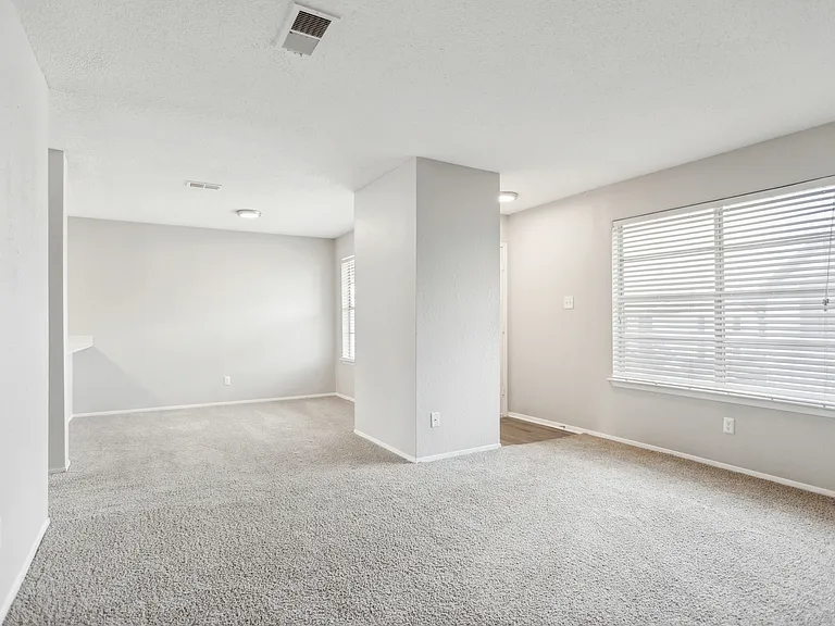 Lawson — Photo 23