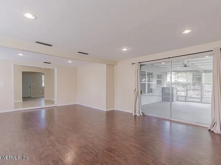 848 Glynlea Rd — Photo 11