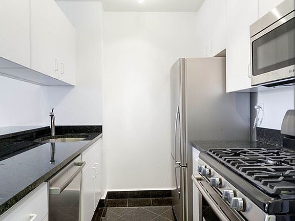 3rd image of 145 W 67th St APT 30A