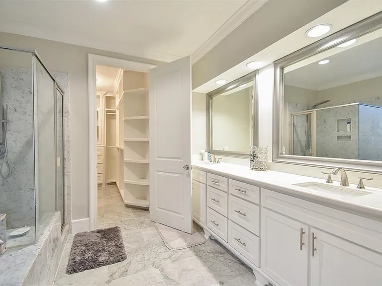 4526 Lakeside Meadow Dr — Photo 20