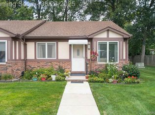 33090 Woodworth Ct #21, Westland, MI 48185