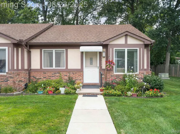 33090 Woodworth Ct #21, Westland, MI 48185