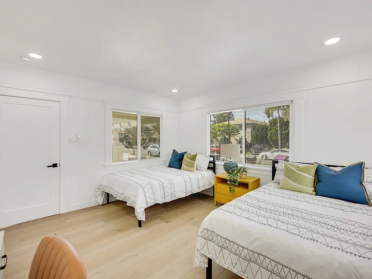 346 Molino Ave — Photo 29
