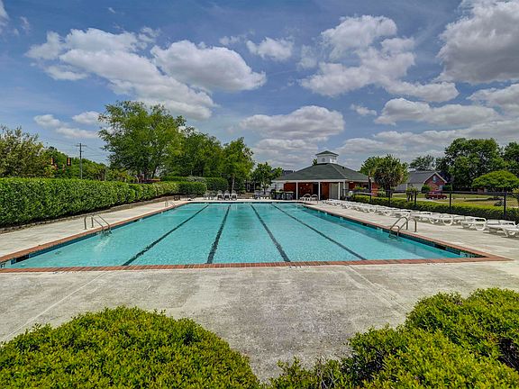 4th image of 215 Sunny View Ln